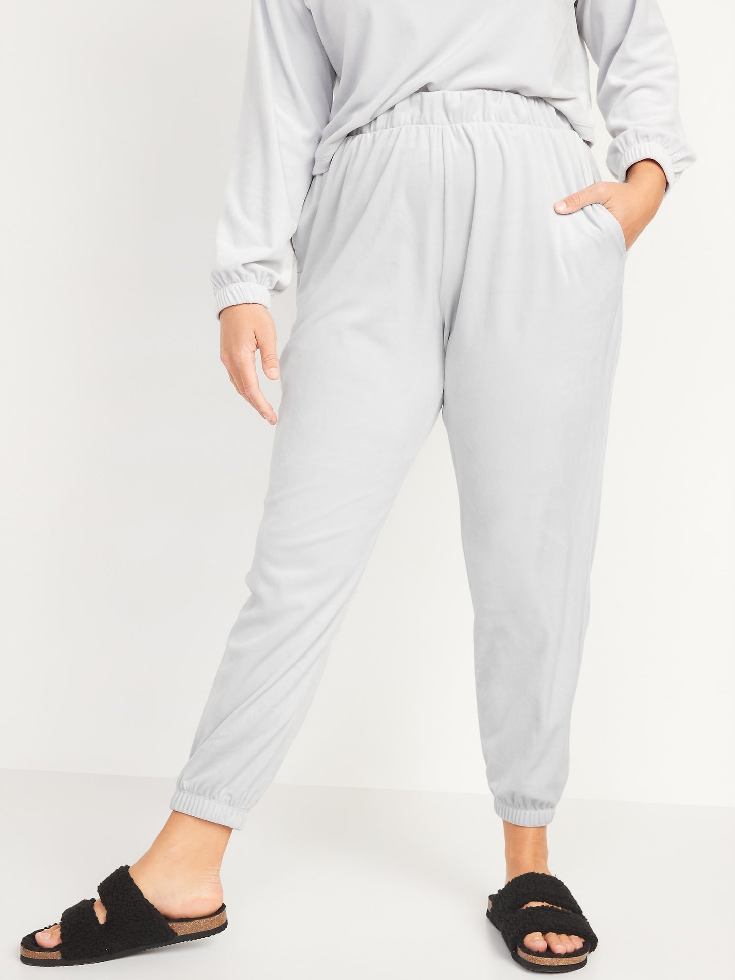 ON High-Waisted Luxe Velvet Jogger Sweatpants For Women Cloud Cover